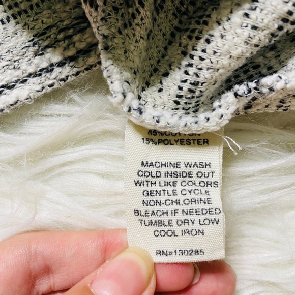 Per Se Sport Women's Top Black and White Nubby Textured Knit Size Large - Picture 6 of 8